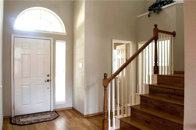 Building Photo - 2027 St Anne Dr