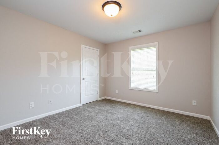 Building Photo - 6267 Cove Creek Dr
