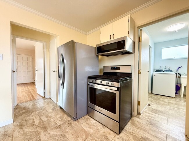 Building Photo - Renovated Single-Family Home in Pacifica!