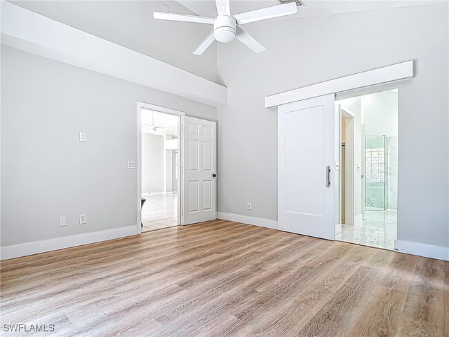 Building Photo - 351 Pindo Palm Dr
