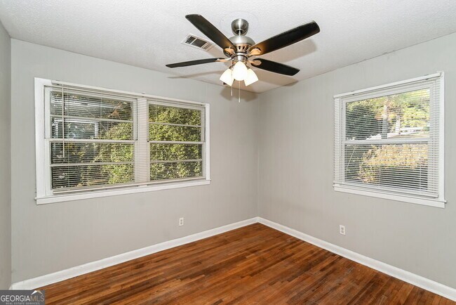 Building Photo - 3990 Rutgers Dr SW