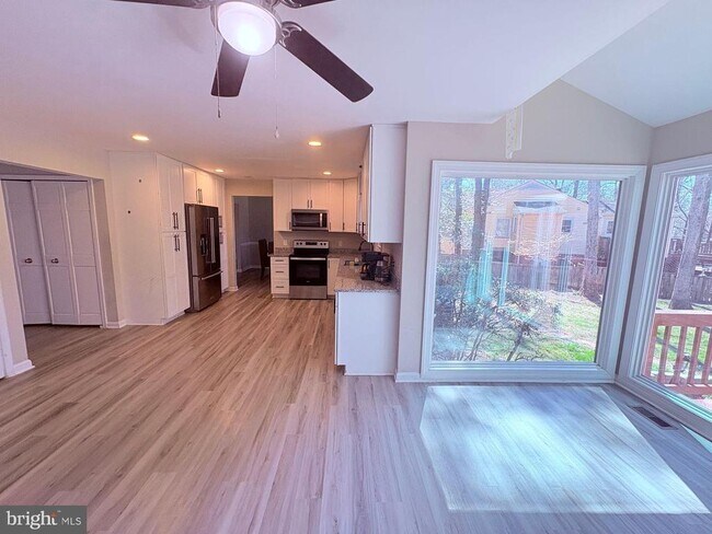 Building Photo - 204 Bosun Cove