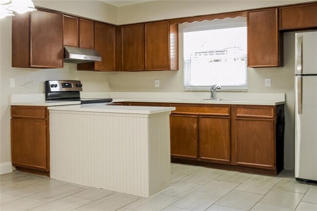 Building Photo - 7130 Chaucer Ln