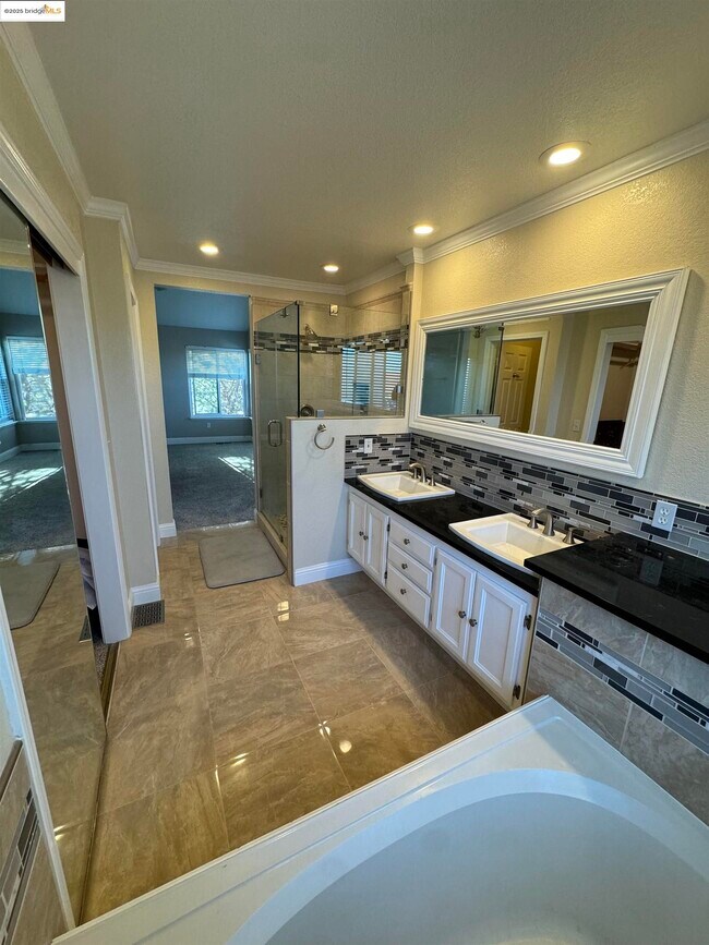 Building Photo - 4507 Cove Ln