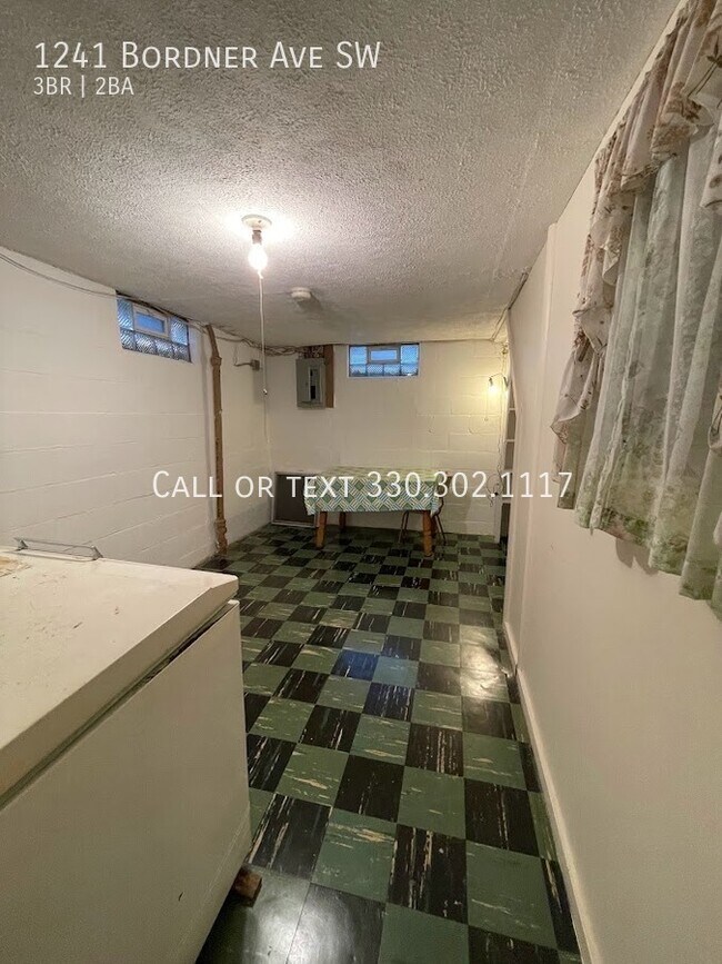 Building Photo - 1241 Bordner Ave SW