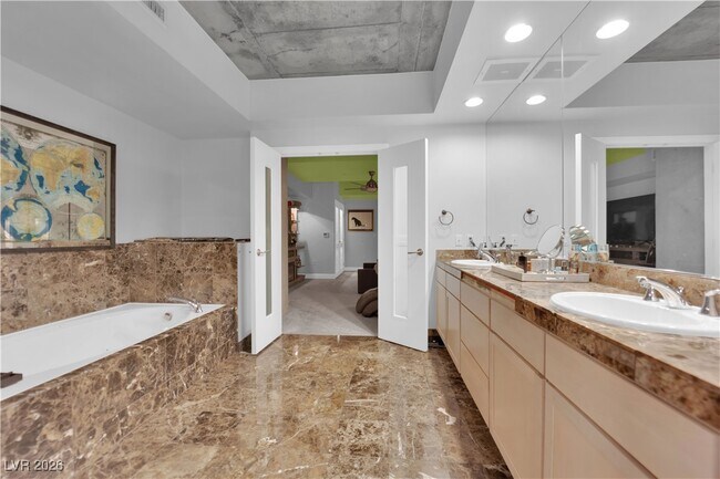 Building Photo - 360 E Desert Inn Rd