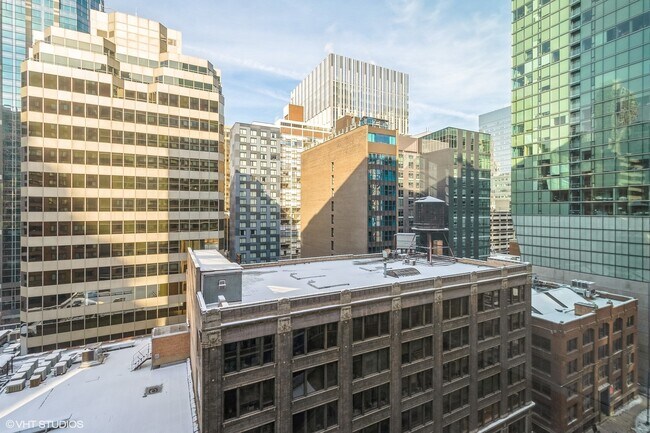 Building Photo - 211 E Ohio St