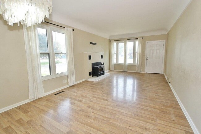 Building Photo - Charming Home in Caldwell