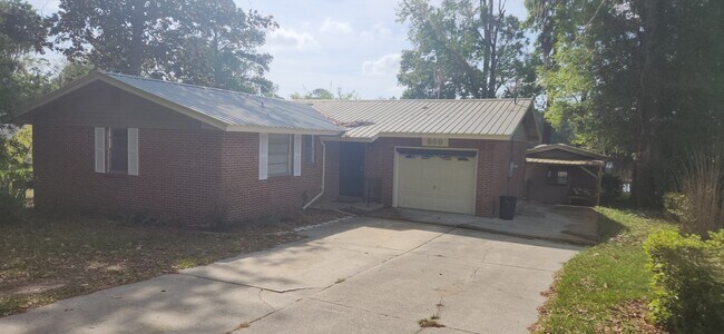 Building Photo - 800 Lake Shore Ter