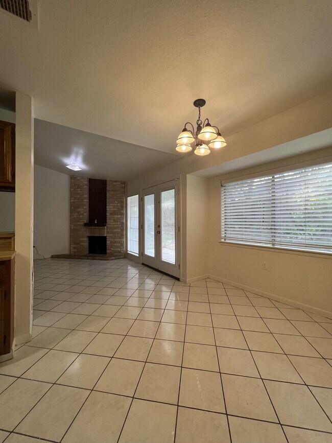 Building Photo - 9123 Alpine Trail St
