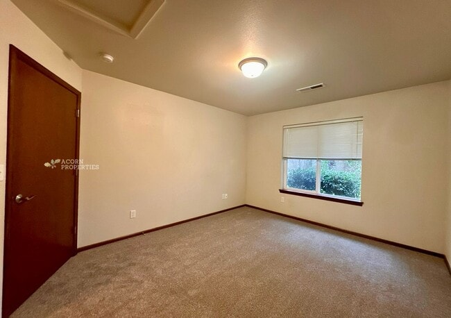 Building Photo - 1668 Stremler Dr