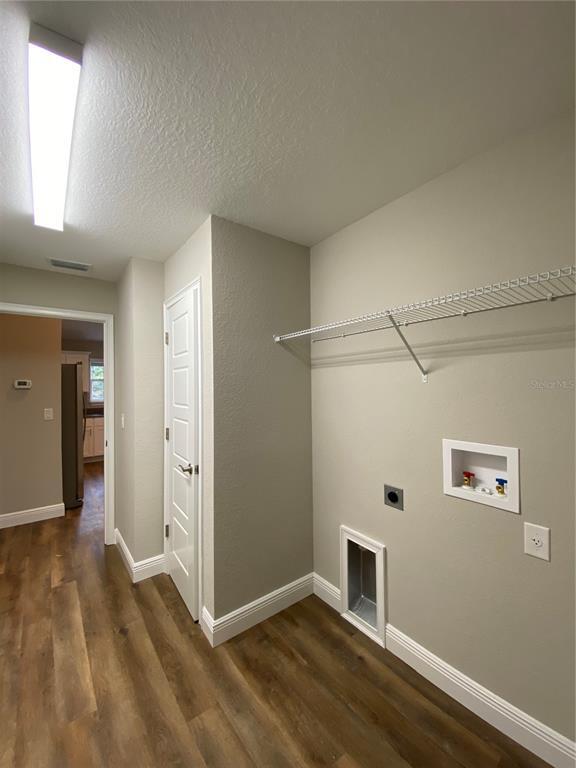 Building Photo - 207 Locust Ln Dr