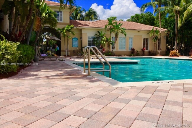 Building Photo - 2458 Centergate Dr