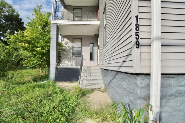 Building Photo - 1859 Baltimore Ave