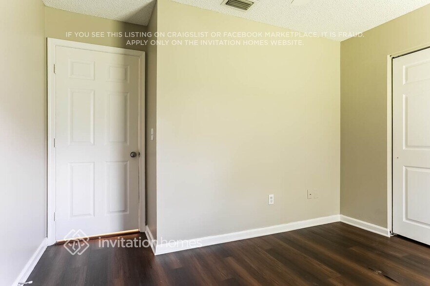 Building Photo - 1511 Primrose Ln
