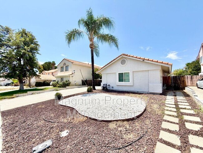 Building Photo - 39721 Rustic Glen Dr