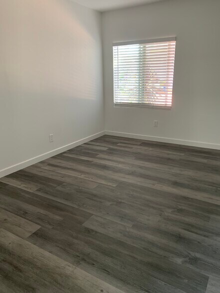 Building Photo - 1102 Centinela Ave