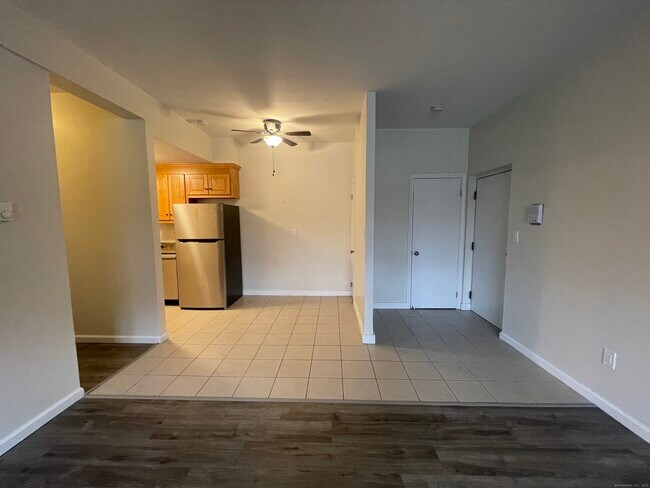 Building Photo - 513 Emmett St