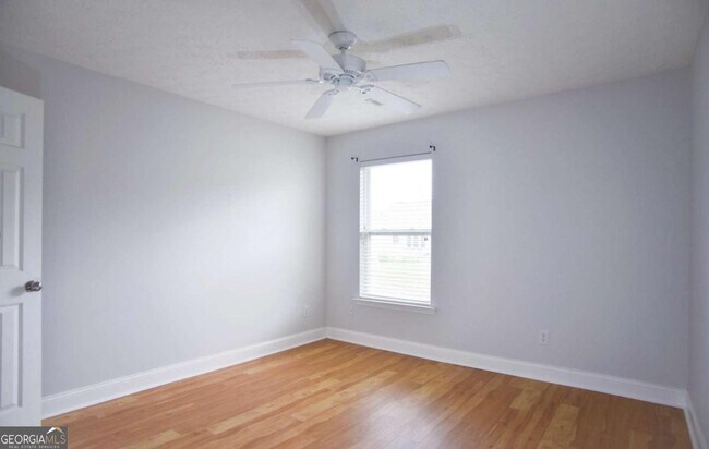 Building Photo - 6616 Splashwater Dr