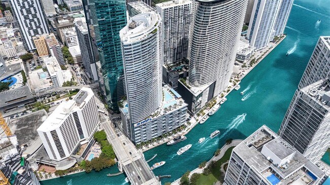 Building Photo - 200 Biscayne Blvd Way