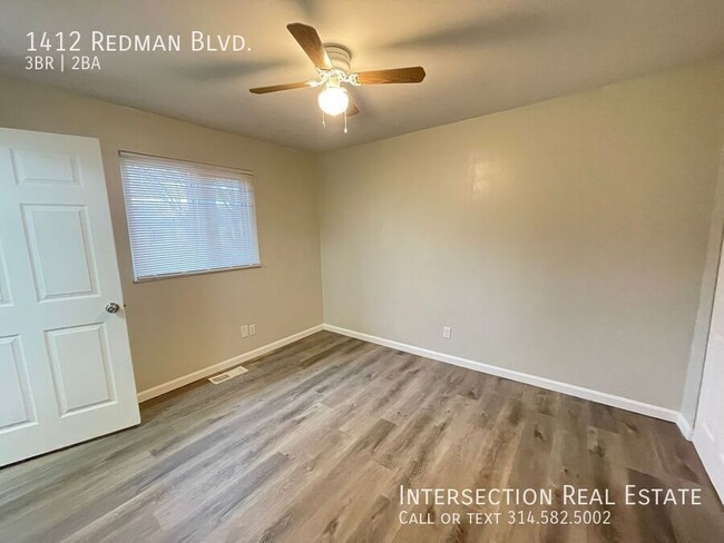 Building Photo - Recently Renovated 3Bed/1.5Bath with Washe...