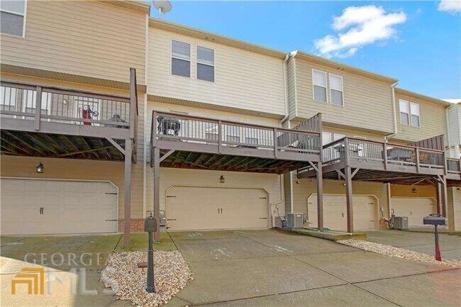 Building Photo - 3382 Vintage Cir SE