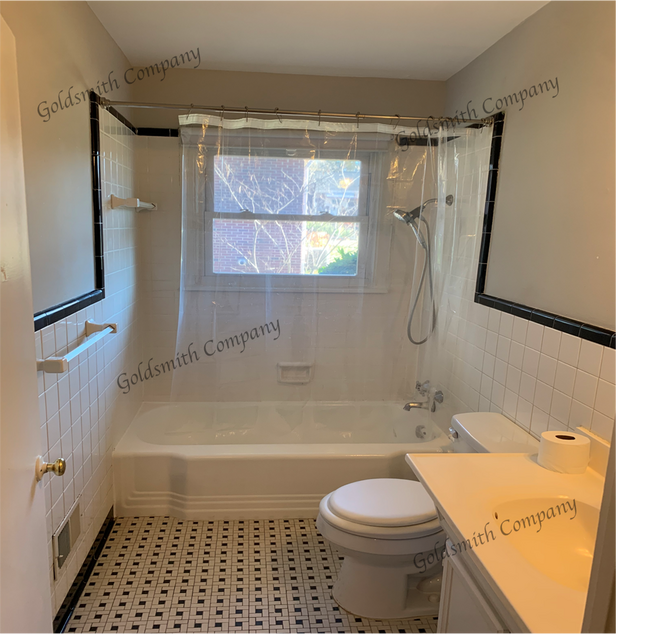 Building Photo - 6 B Crescent Ridge Drive