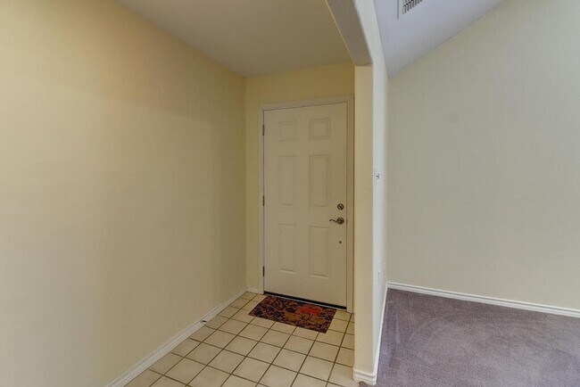 Building Photo - 4321 Holly Ridge Dr