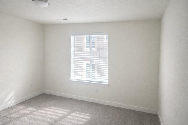 Building Photo - 6971 Hyland Hills St