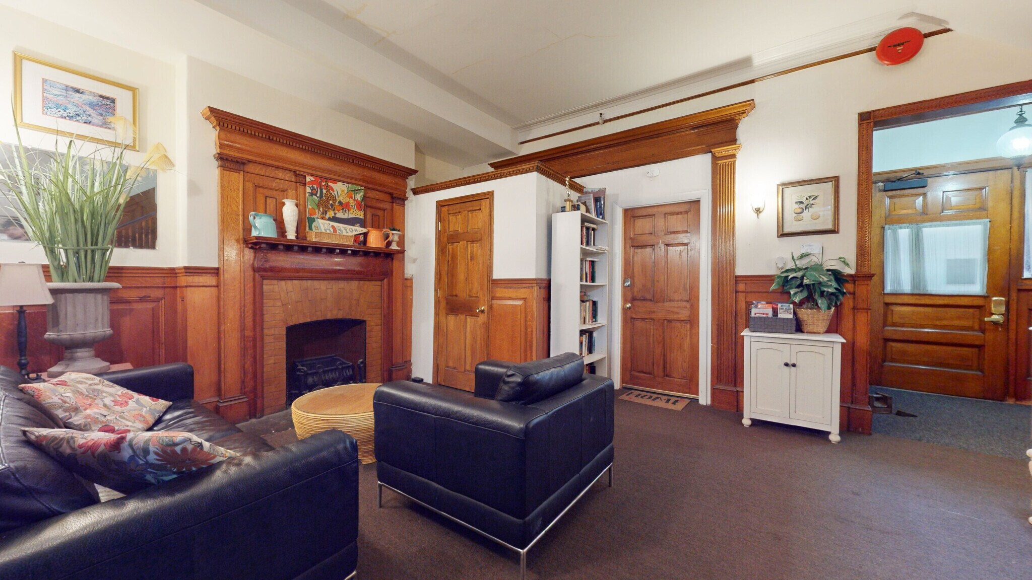 Building Photo - 1029 Beacon St