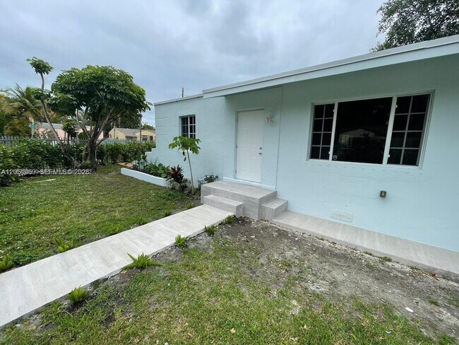 Building Photo - 6344 NW Miami Pl