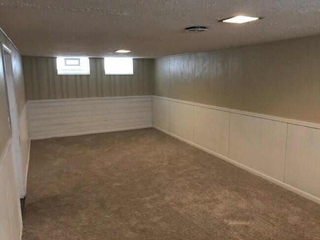 Building Photo - 18308 Edinboro Ave