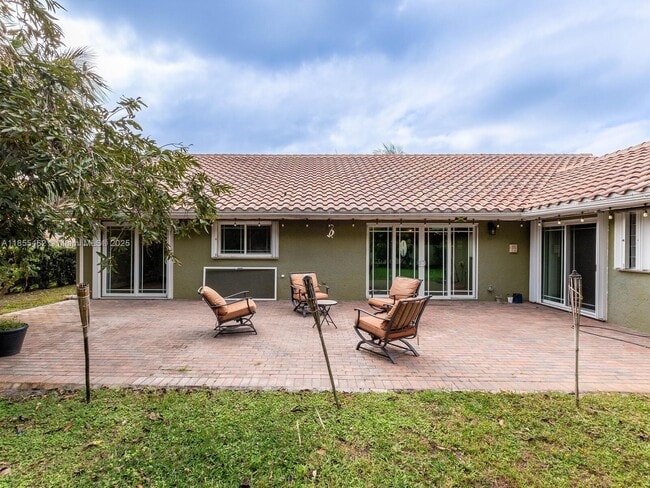 Building Photo - 9939 Majestic Way