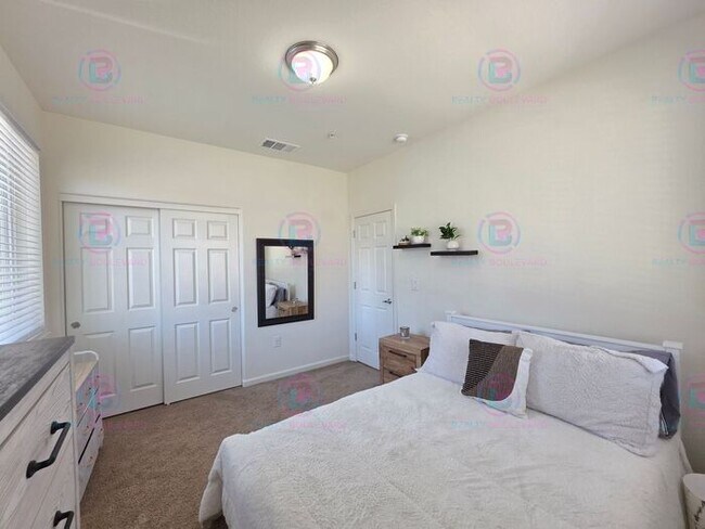 Building Photo - Fully Furnished 3-Bedroom Townhome Resort-Style Community Living