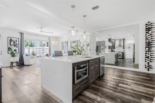 Building Photo - 313 Inner Harbour Cir