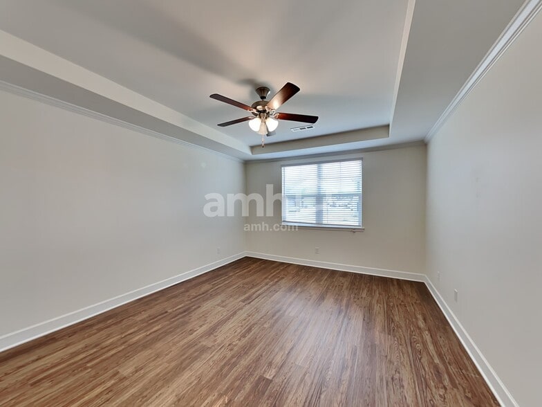 Building Photo - 5068 Trailwater Dr