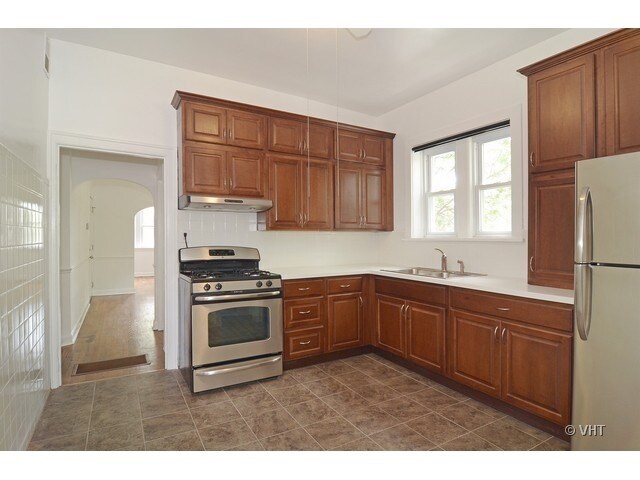Kitchen - 1500 N Artesian Ave