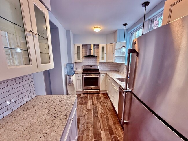 Building Photo - 2+ BED/1.5 BA Solid HOUSE in great East Passyunk/LOMO location w/ Central AC-HARDWOOD Flooring-WA...
