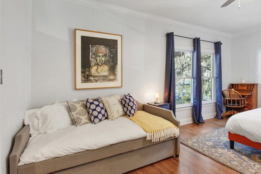 Building Photo - 102 W 36th St