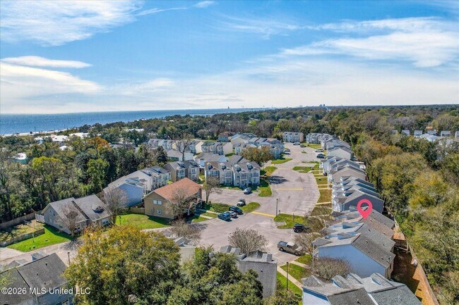 Building Photo - 1283 Century Oaks Dr