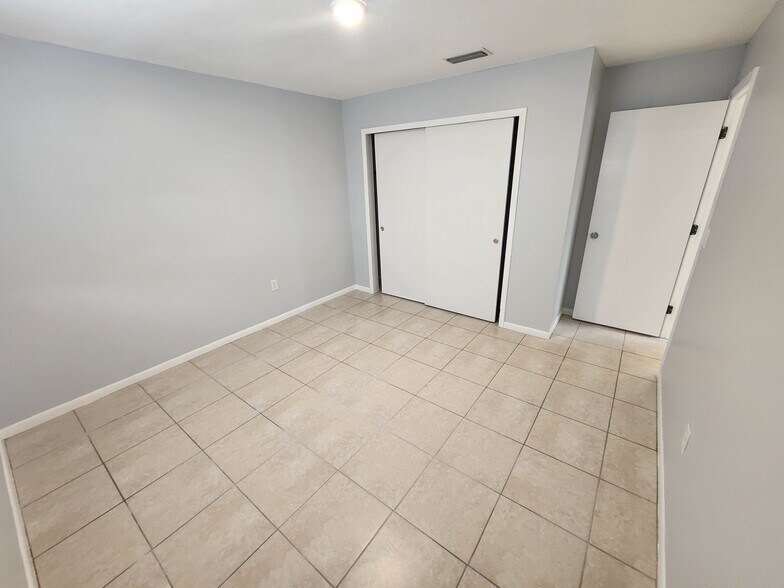 Building Photo - 4851 Euclid Ave