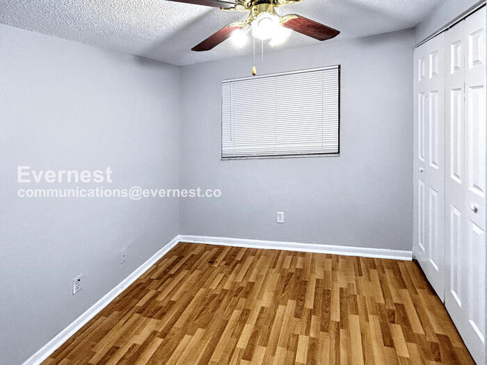 Building Photo - 13000 120th St N