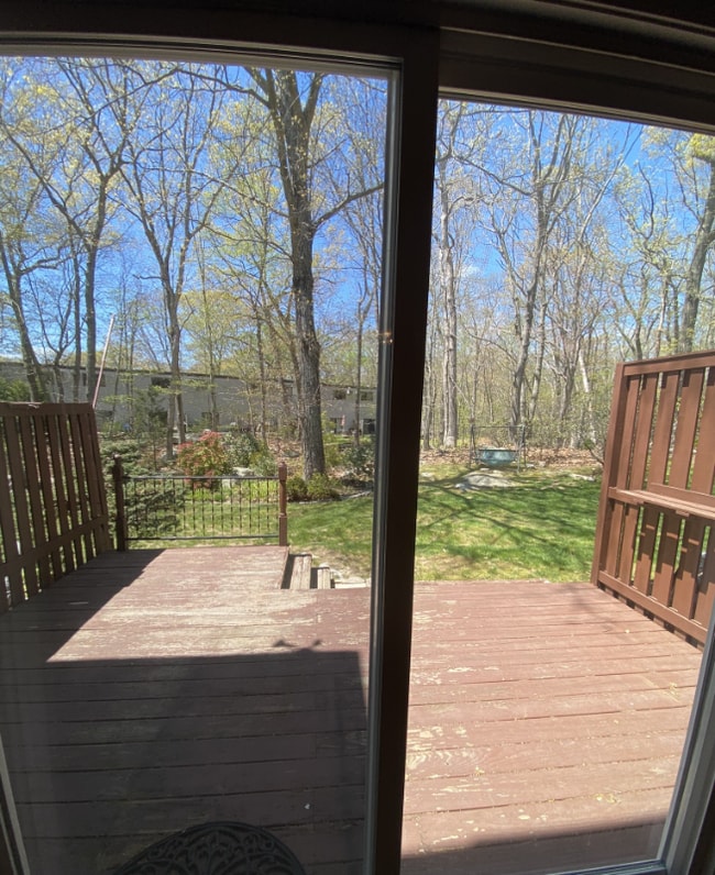 Building Photo - 11 King Arthur Dr