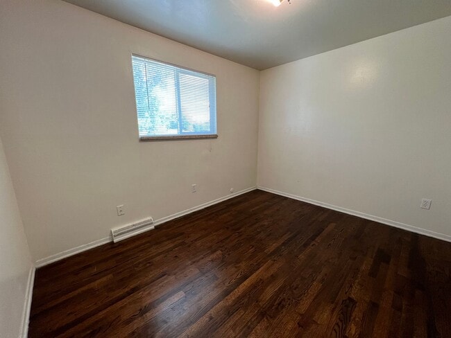 Building Photo - 4560 Everett Ct
