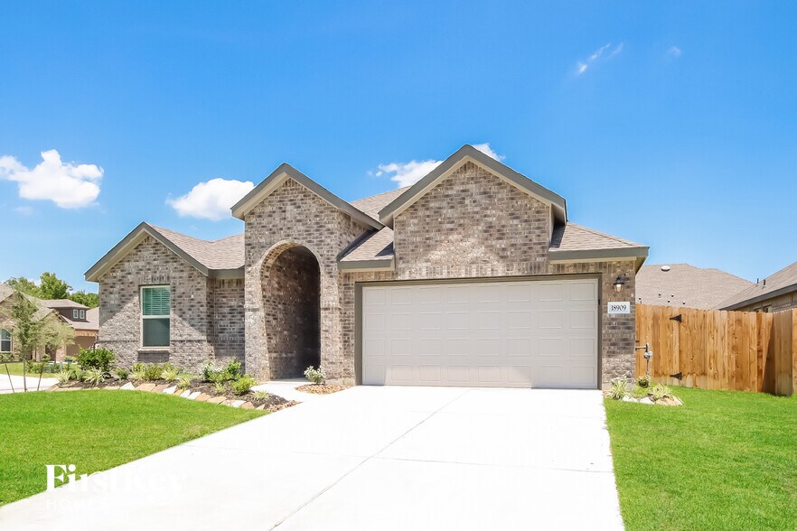 Building Photo - 18909 Collina Way