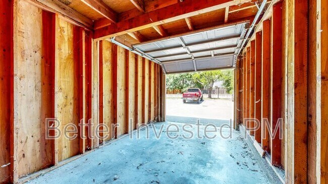 Building Photo - 5222 Fulton Rd