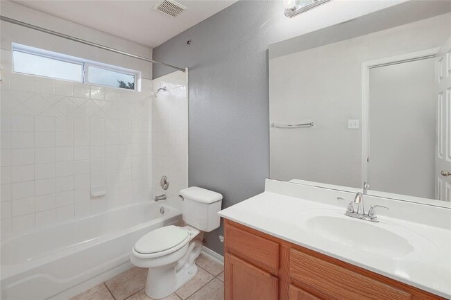 Building Photo - 6036 Mesa Verde Cir