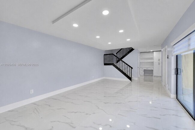 Building Photo - 9861 NW 6th Ct