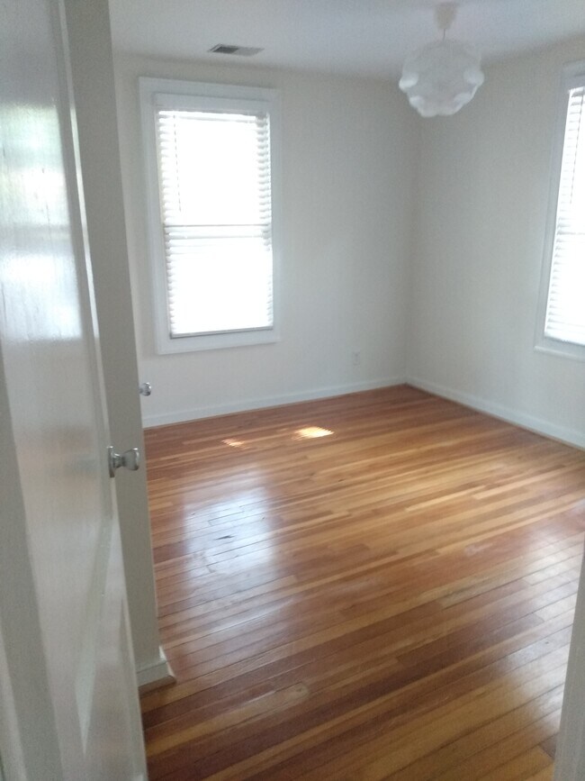 Building Photo - 2300 Mount Pleasant St