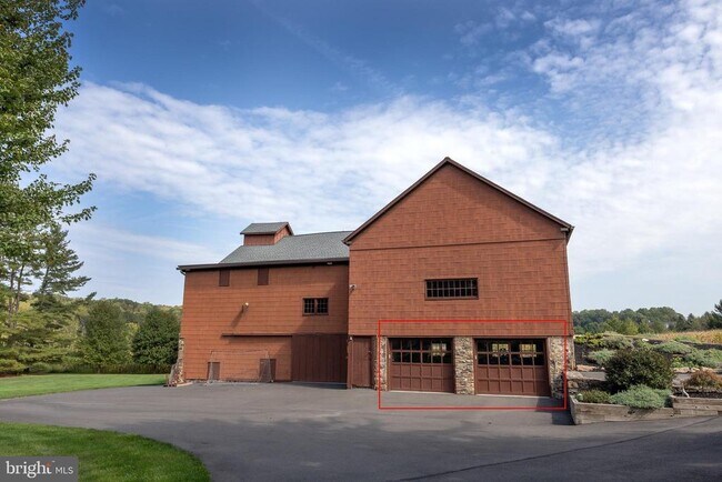 Building Photo - 4001 Street Rd